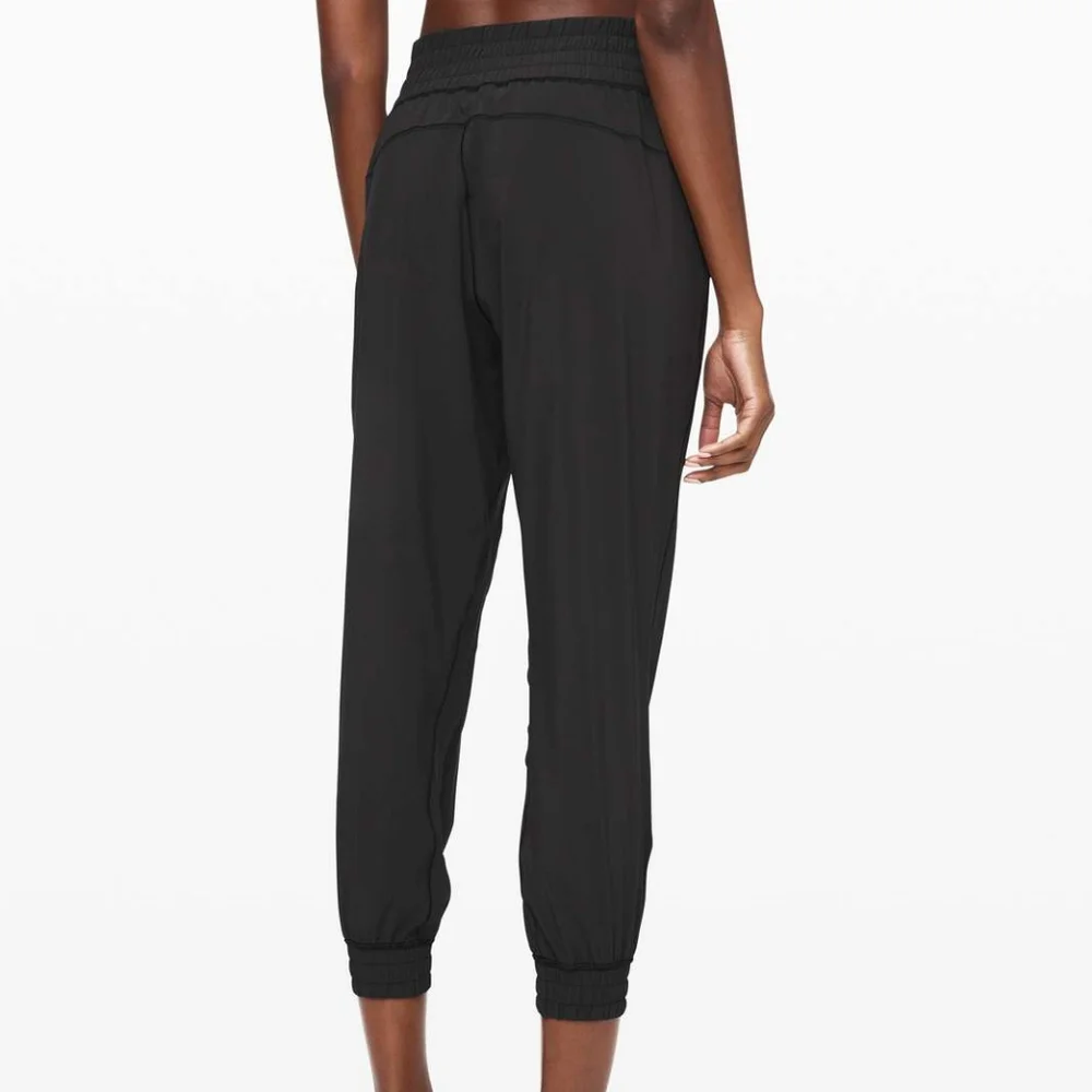 Lululemon Sun Setter Jogger GUC 28